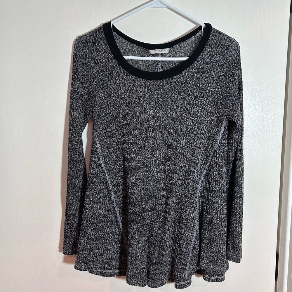 Promesa black and white heather long sleeve top